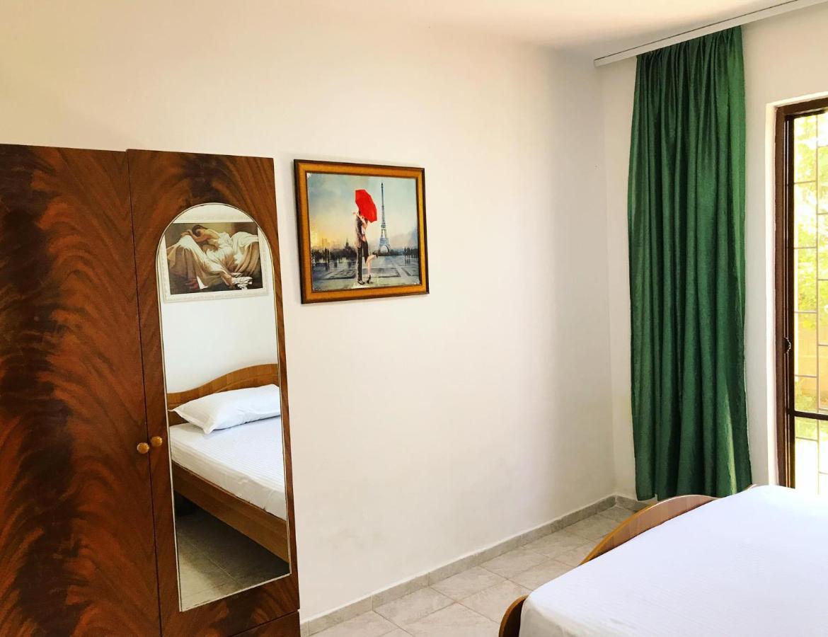 Vila Aliaj Luxury Apartment With 2 Rooms With Private Wonderful Terrace Durres Exterior photo