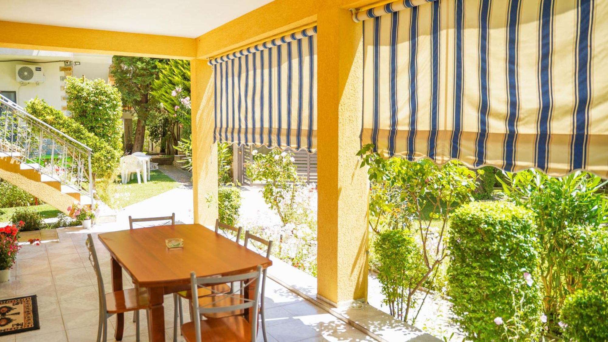 Vila Aliaj Luxury Apartment With 2 Rooms With Private Wonderful Terrace Durres Exterior photo