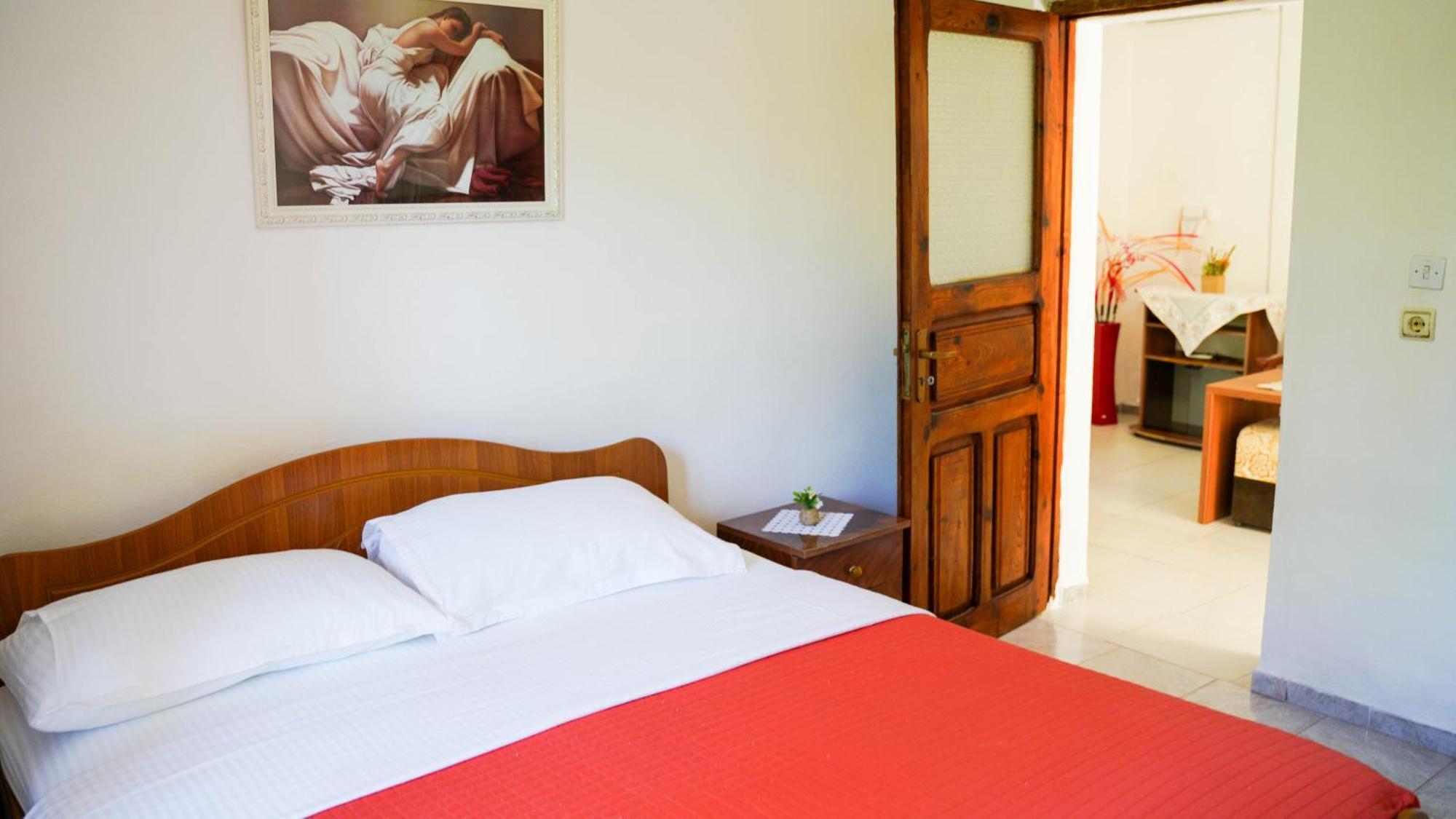 Vila Aliaj Luxury Apartment With 2 Rooms With Private Wonderful Terrace Durres Exterior photo