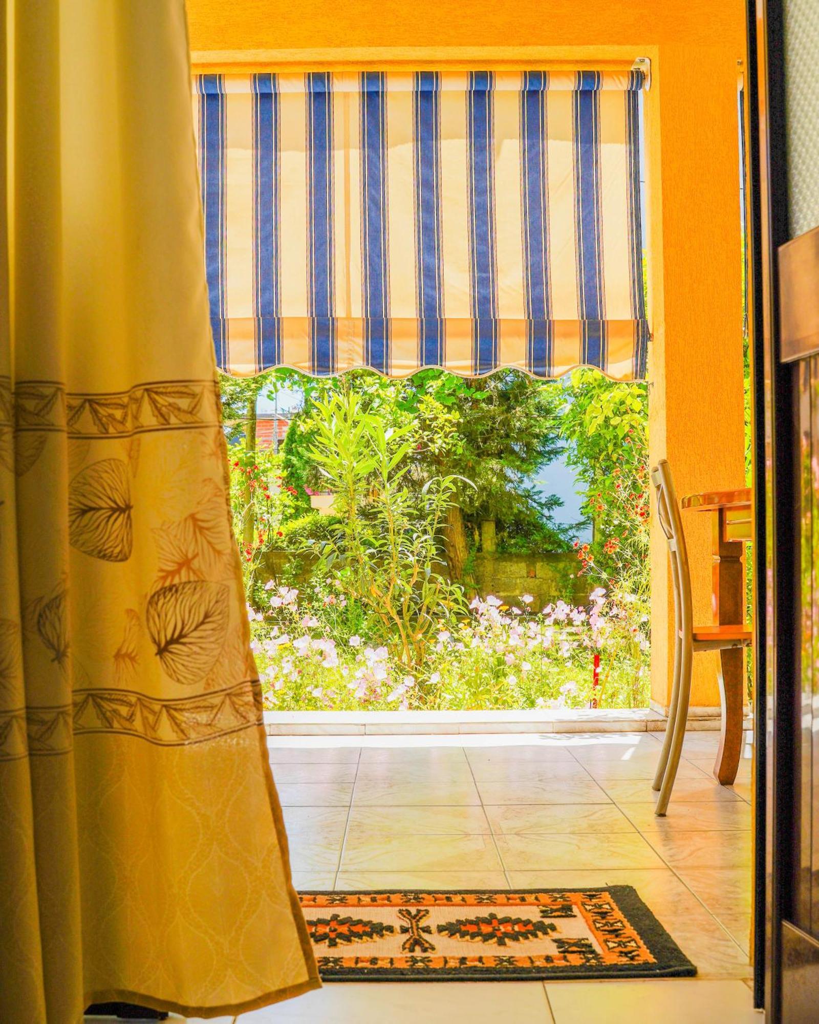 Vila Aliaj Luxury Apartment With 2 Rooms With Private Wonderful Terrace Durres Exterior photo